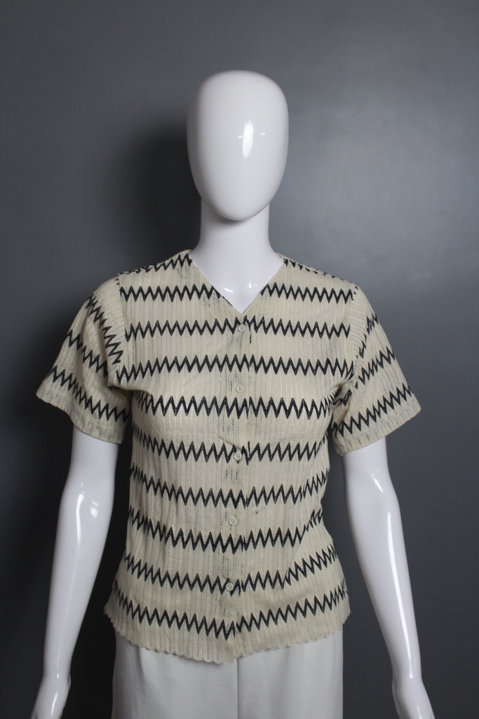 DA-08-25-099-BLACK.WHITE