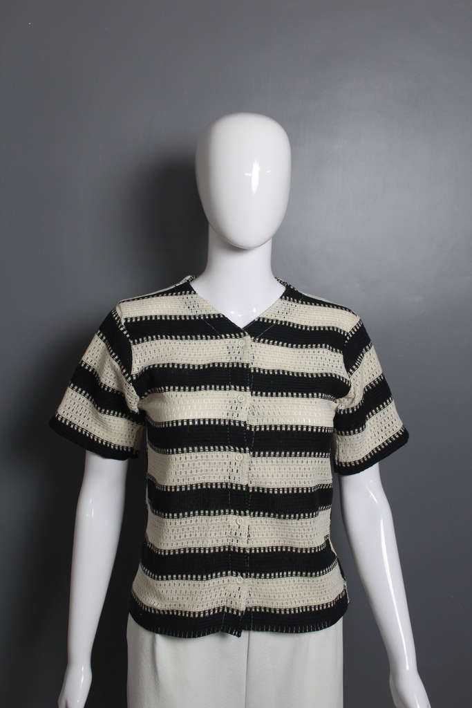 DA-08-25-102-BLACK.WHITE